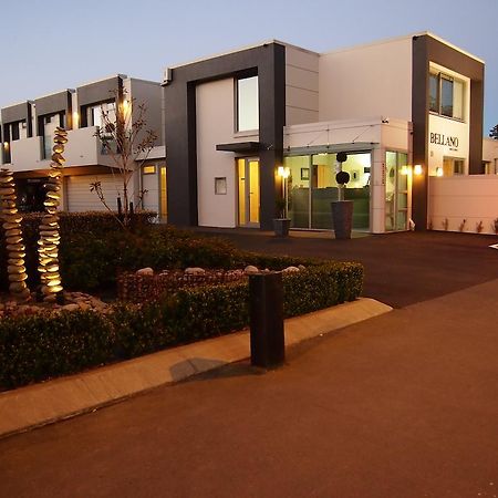 Bellano Motel Suites Christchurch Eksteriør billede The entrance to the hotel