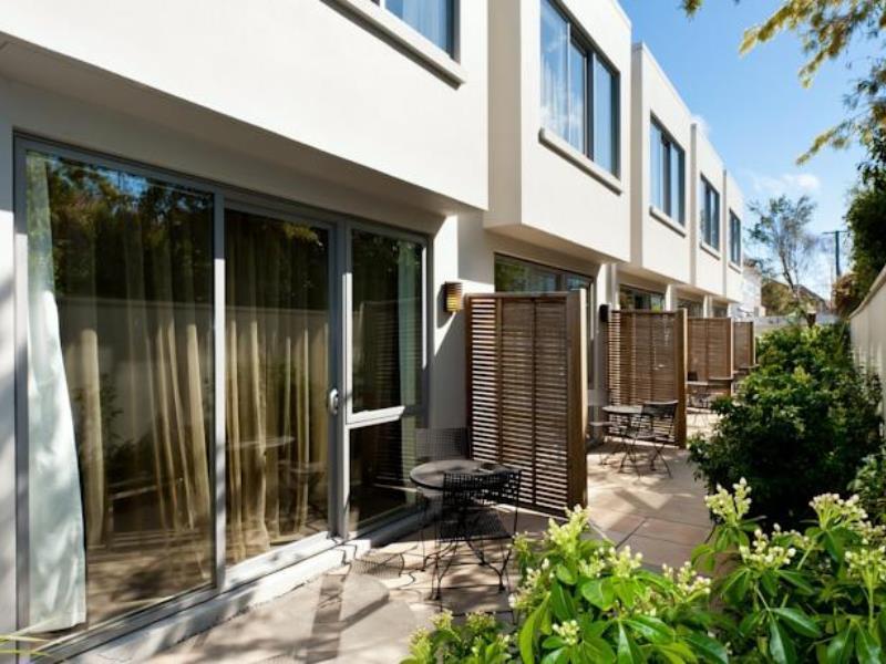 Bellano Motel Suites Christchurch Eksteriør billede The hotel's courtyard