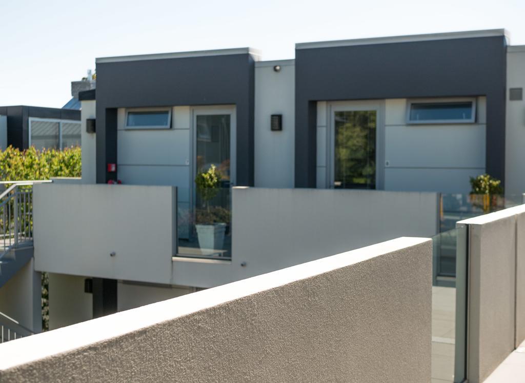 Bellano Motel Suites Christchurch Eksteriør billede Townhouses in the complex