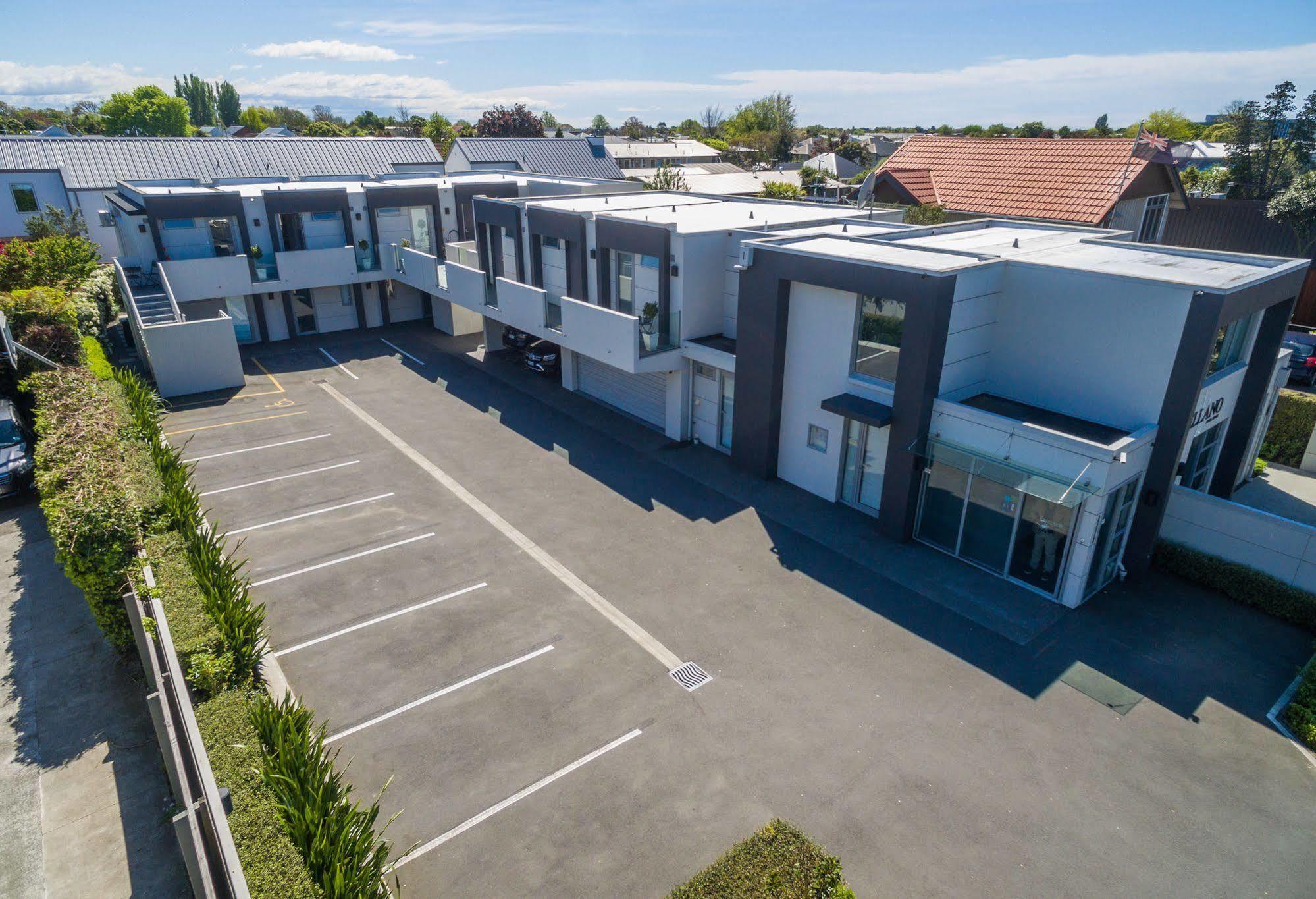 Bellano Motel Suites Christchurch Eksteriør billede Aerial view of the school