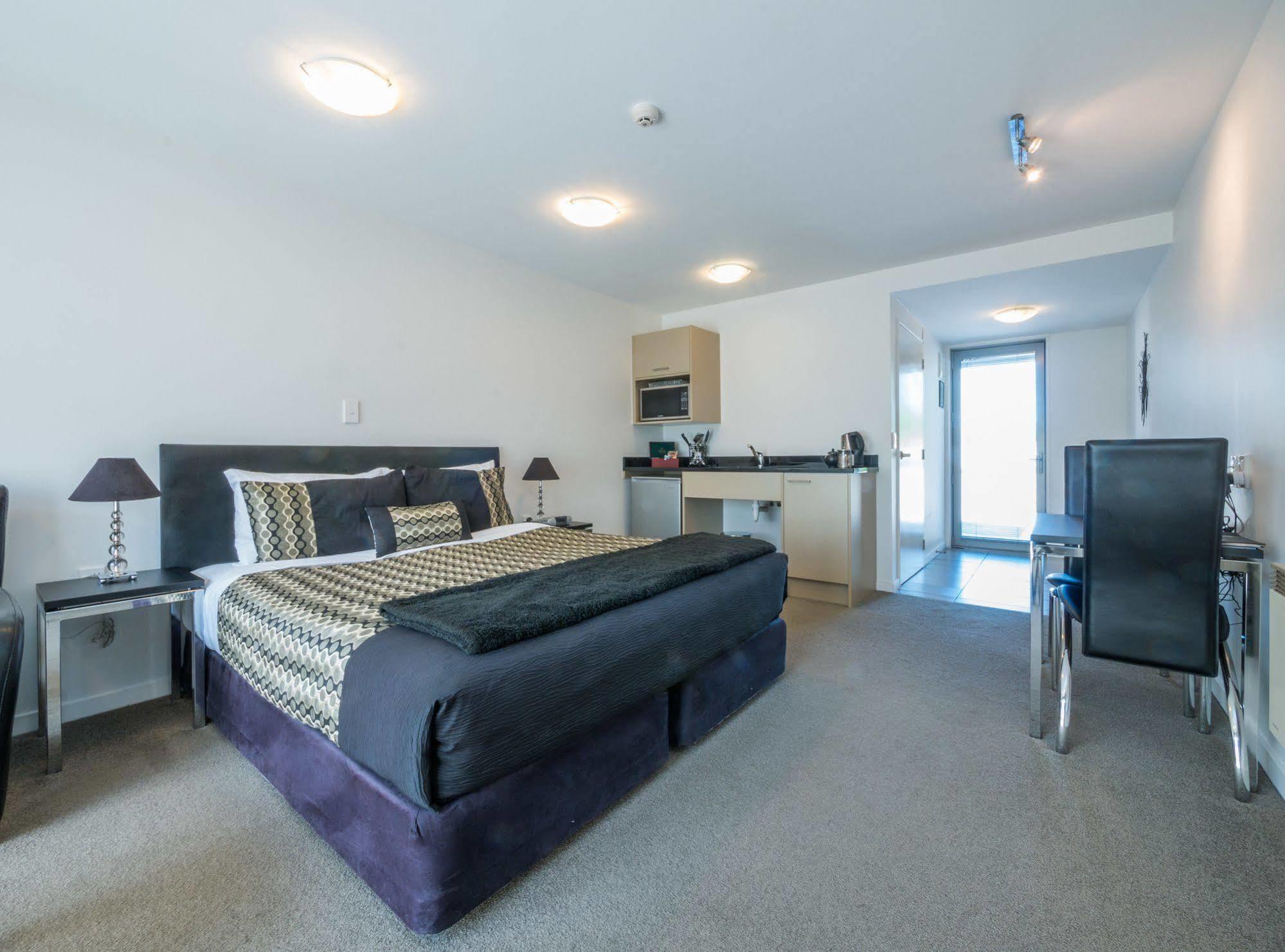 Bellano Motel Suites Christchurch Eksteriør billede Studio apartment